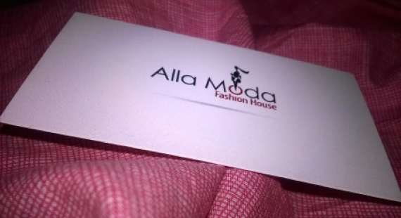 Alla Moda Boutique is a fashion and beauty boutique that sells, dresses, styles, inspire and inform the masses about AFRICAN FASHION and its vibrants prints, patterns and more.